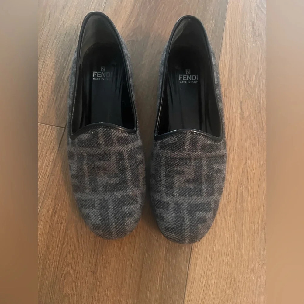 Fendi Women’s Gray Wool Leather Smoking Slipper Size 9